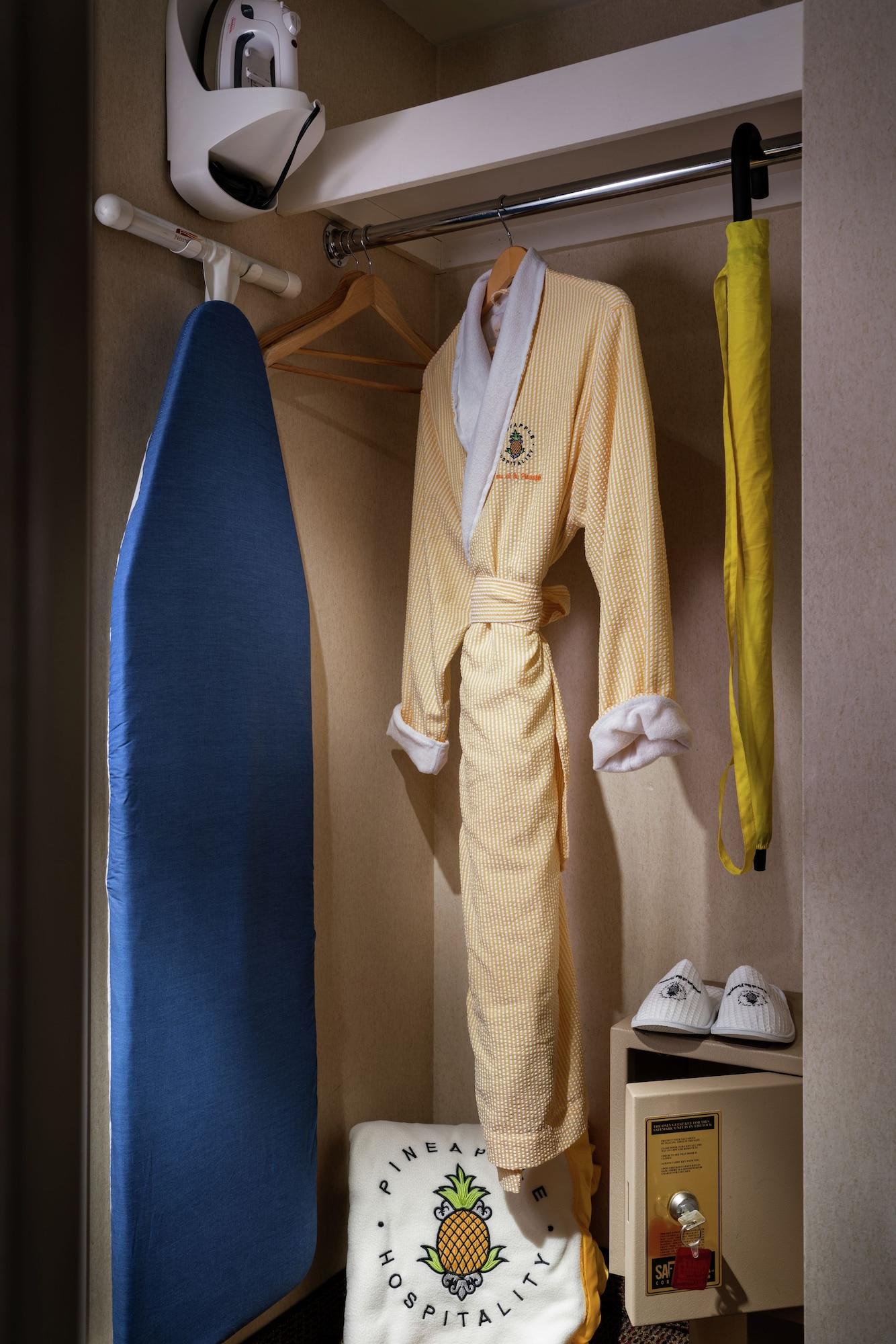 Staypineapple, University Inn, University District Сиэтл Экстерьер фото